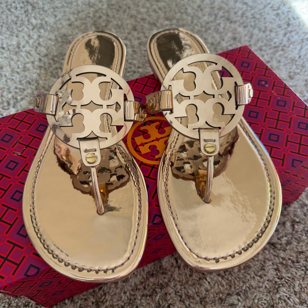 Tory Burch Rose Gold Mirrored Metallic Patent Leather Miller Sandal - Picture 8 of 13